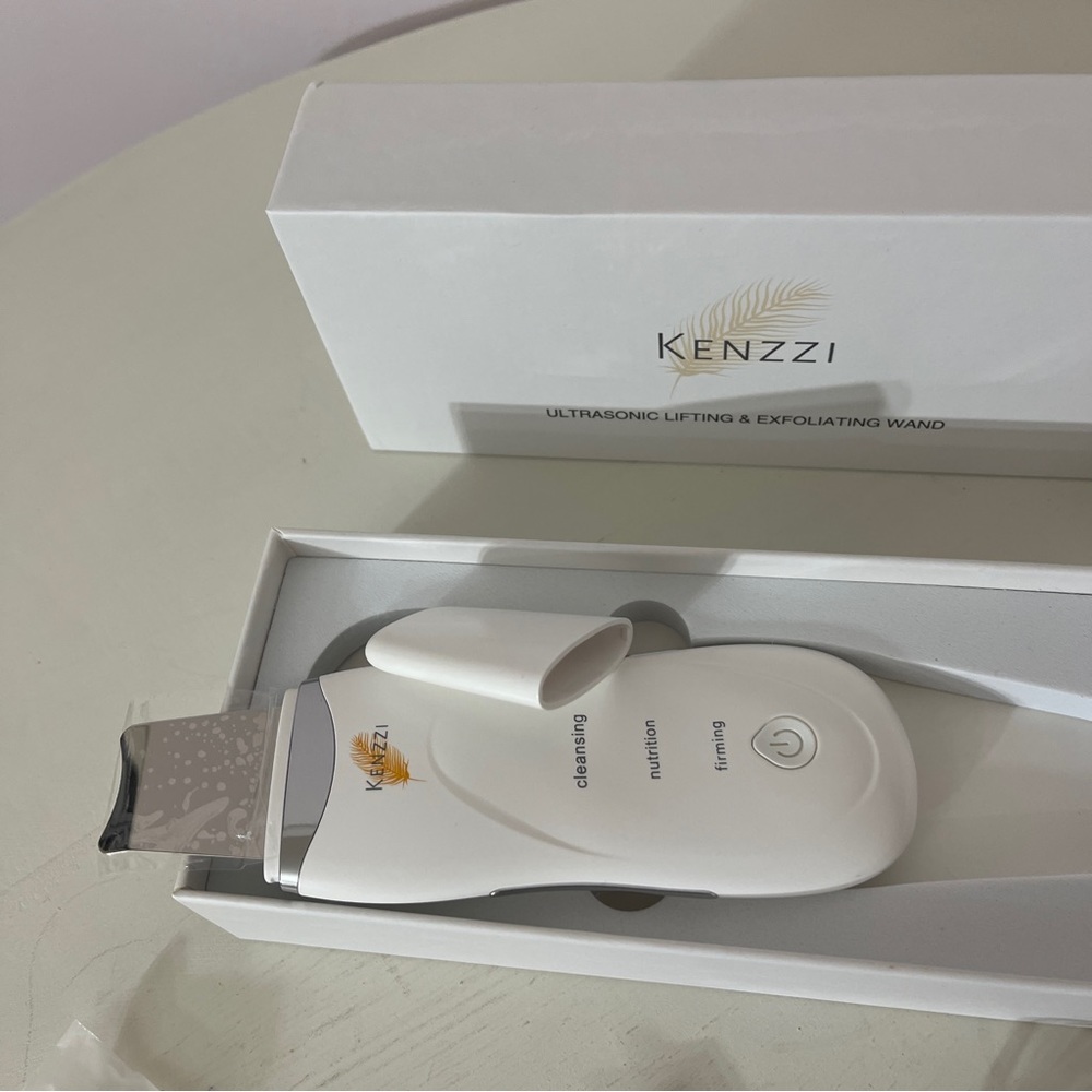 Kenzzi Ultrasonic Lifting & Exfoliating Wand